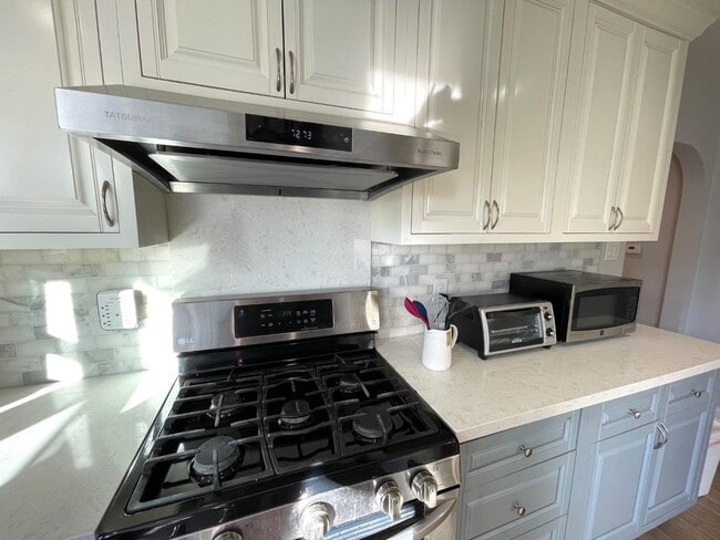 Building Photo - 1153 Erin Way