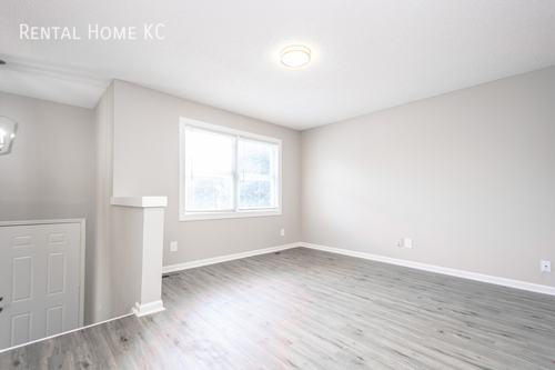 Building Photo - 1212 E Cothrell St