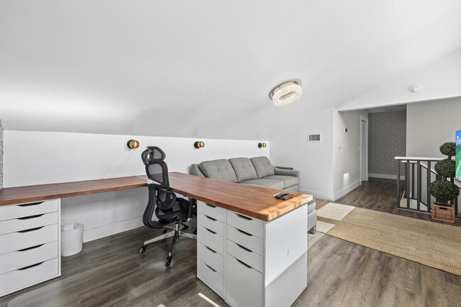 Building Photo - 13400 Bedford Mews Ct
