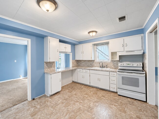 Building Photo - 6030 Cotter Ave