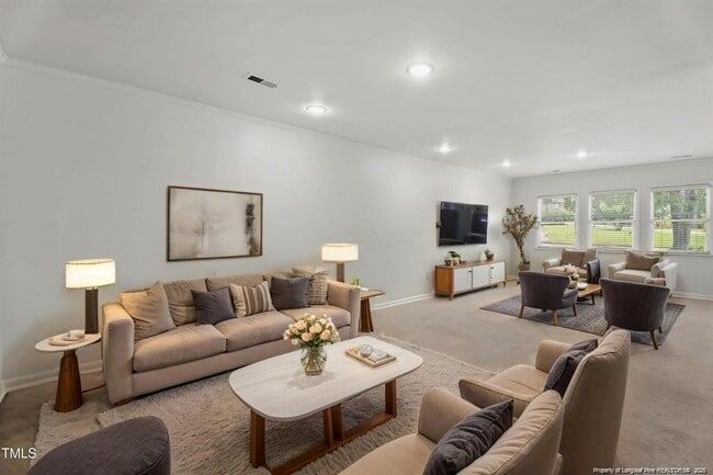 Building Photo - 334 Westview Dr