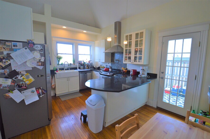 Building Photo - 14 Breck Ave