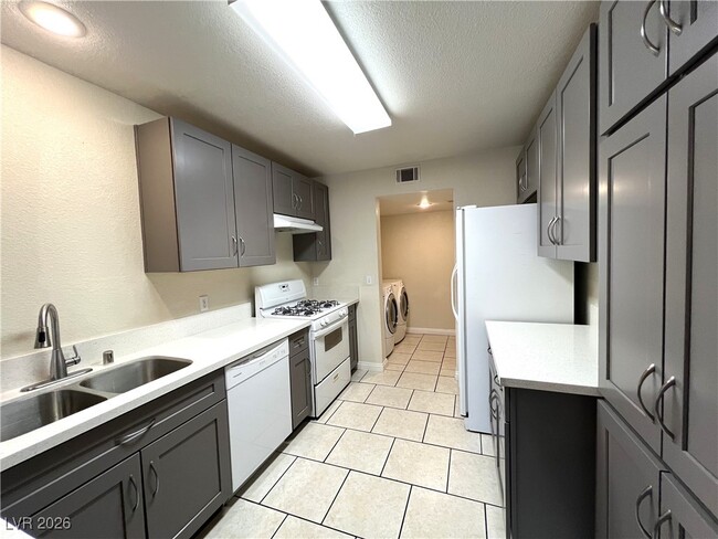 Building Photo - 7701 Almeria St