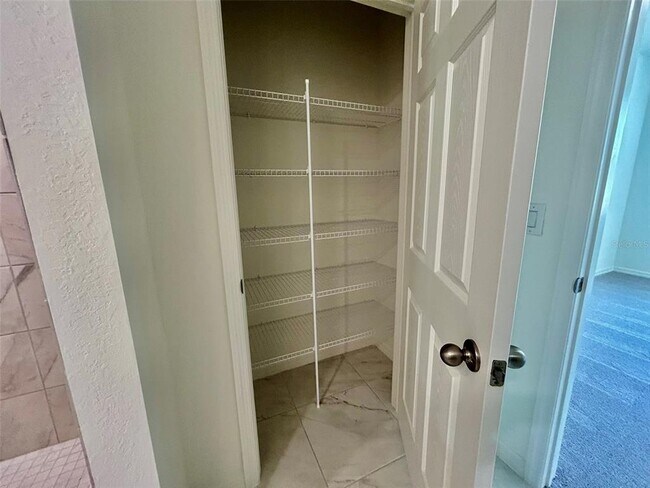 Building Photo - 2534 Longworthy Rd