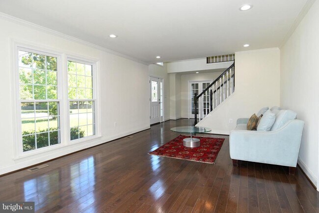 Building Photo - 8012 Wingate Dr