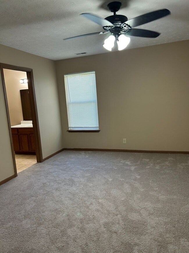 Building Photo - 3868-3872 Ledyard St.