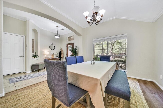 Building Photo - 18 Ebony Oaks Pl