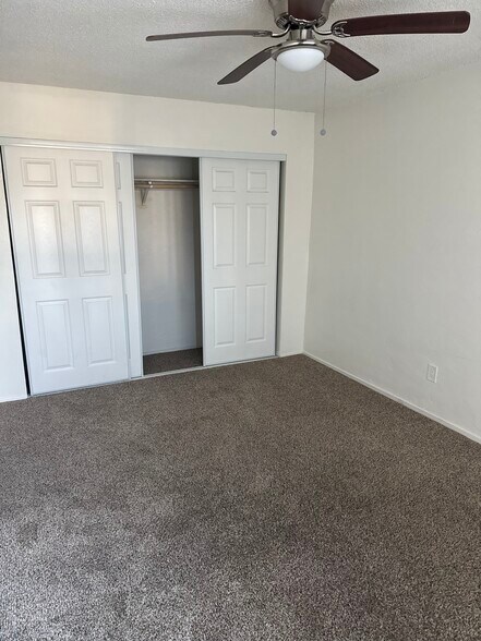 Building Photo - 8202 Ashgrove Dr