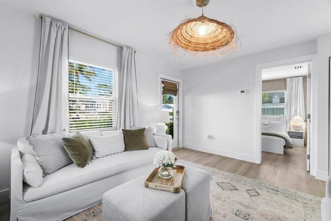 Building Photo - 512 49th St