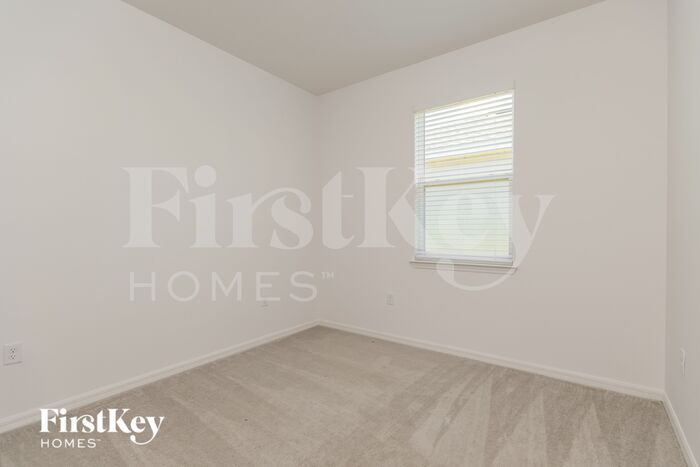 Building Photo - 1630 Isleta Lp