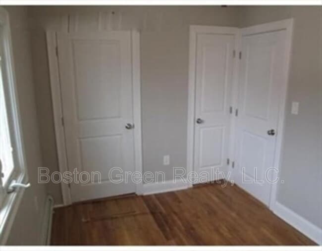 Building Photo - 43 Rogers St