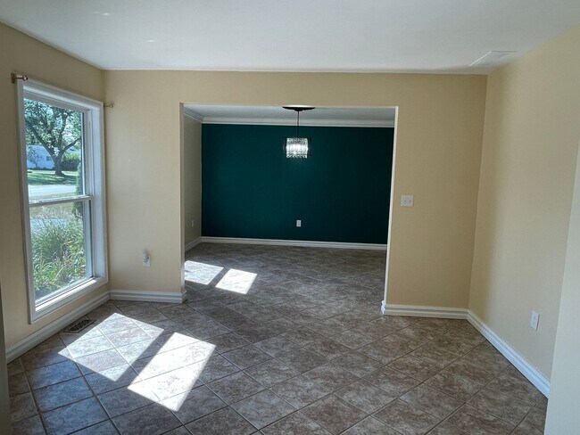 Building Photo - Shelby Township Custom Ranch, 3 or 4 Bedro...