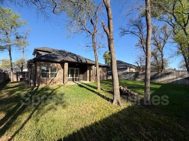 Building Photo - 6125 Modena Dr