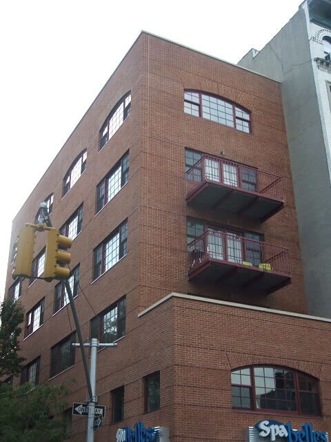 Building Photo - 202 Spring St