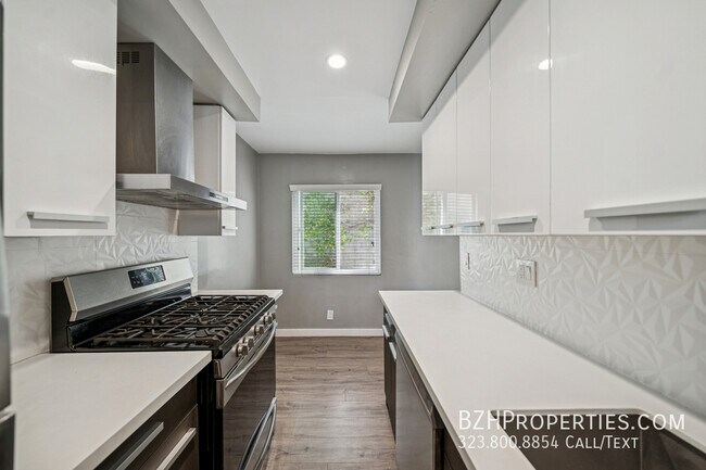 Building Photo - 252 S New Hampshire Ave