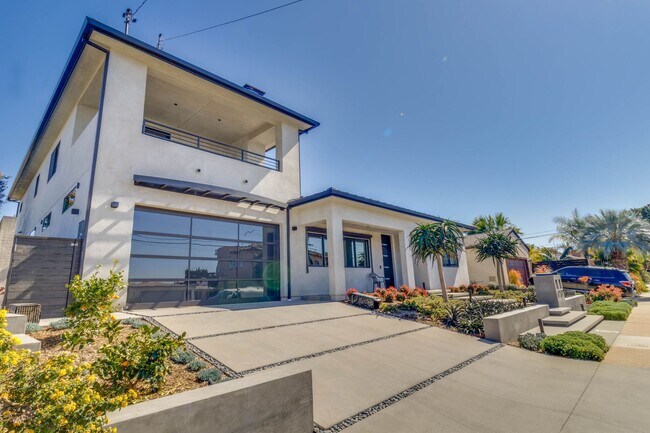 Primary Photo - Ultra Luxury Guest House w/Private 200sf B...