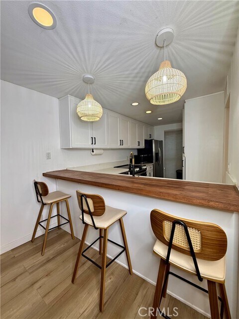 Building Photo - 9116 Marina Pacifica Dr N