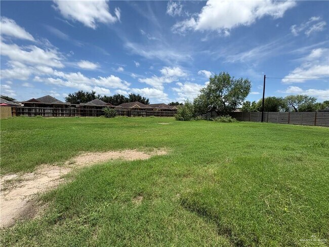 Building Photo - 2216 N Jackson Rd