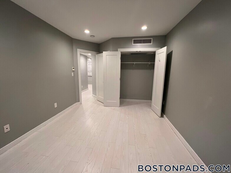 Building Photo - 469 Massachusetts Ave