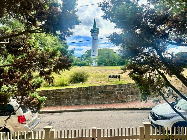 Building Photo - 19 Beech Glen St