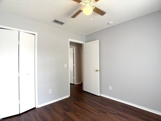 Building Photo - 287 S Walleye Dr