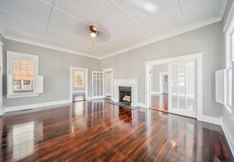 Building Photo - 1957 Broughton St