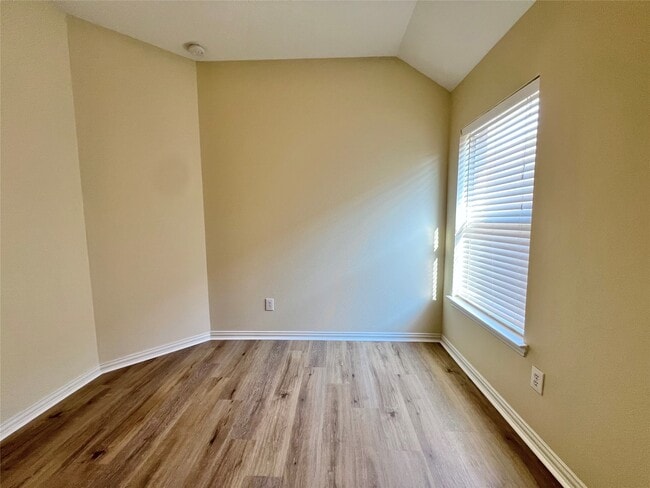Building Photo - 23247 Dewflower Dr