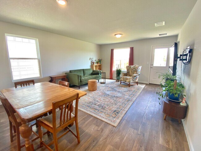 Building Photo - Modern Comfort Meets Peaceful Living – A s...