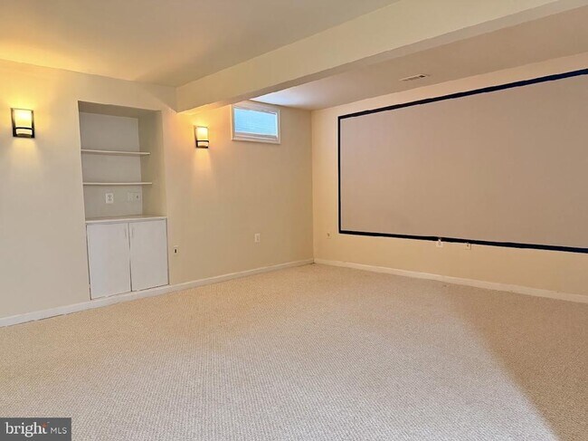 Building Photo - 43520 Lucketts Bridge Cir