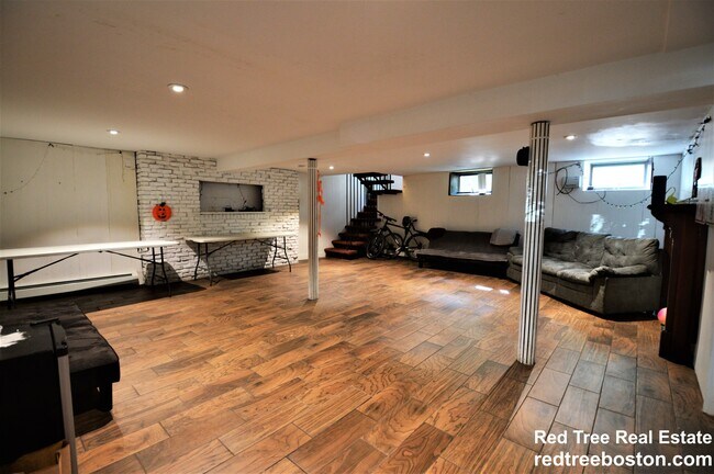 Building Photo - 74 Manet Rd