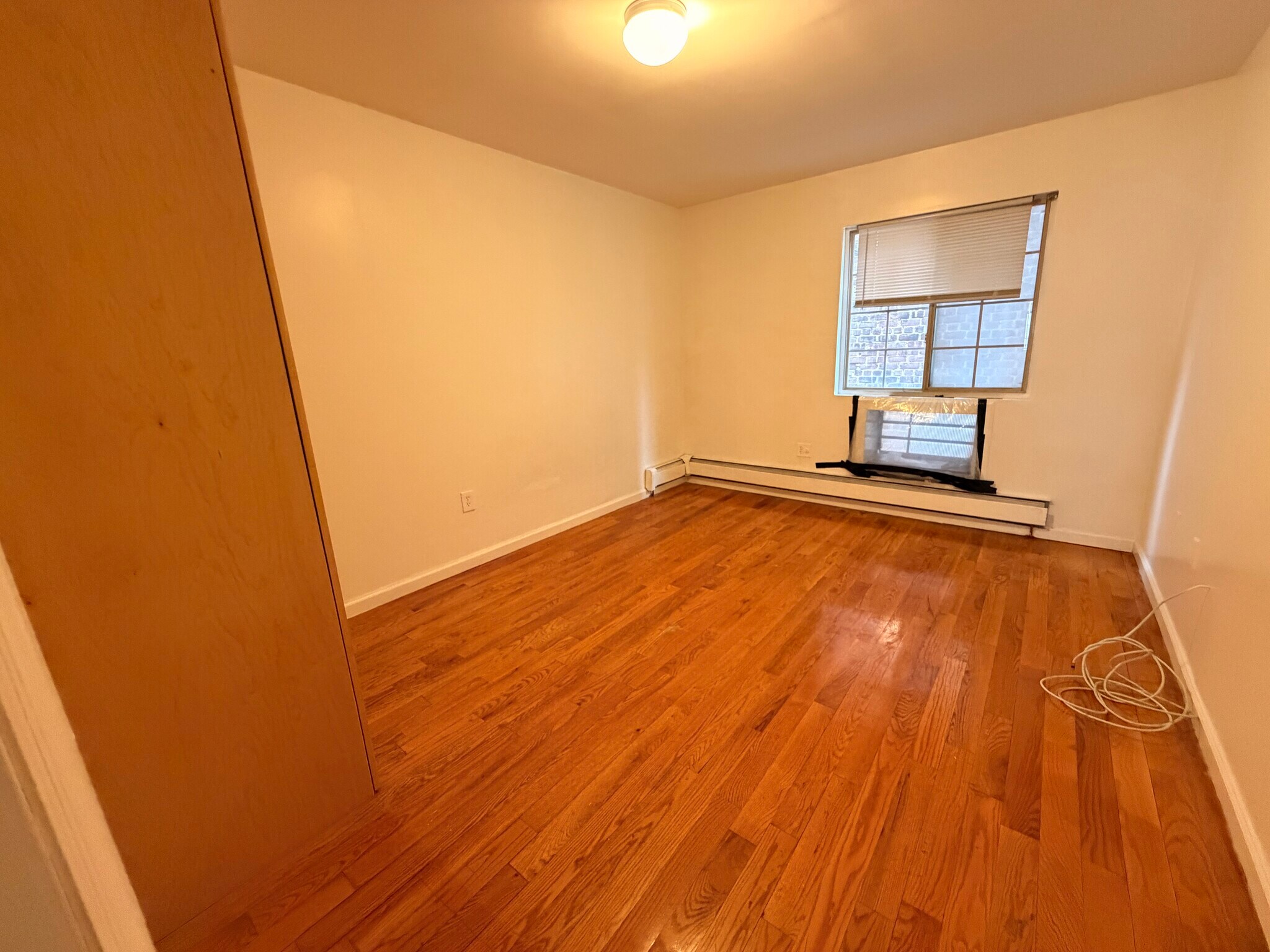 Building Photo - 600 Thwaites Pl