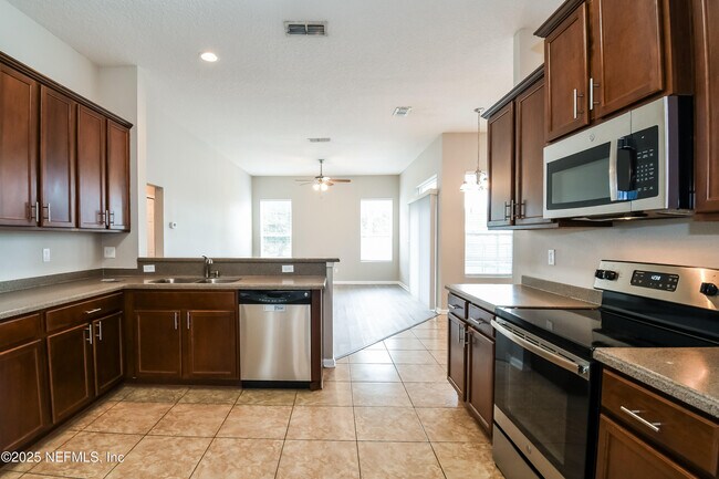 Building Photo - 9941 Rose Creek Ct