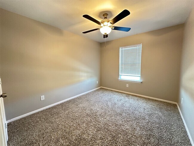 Building Photo - 11114 Beverley Pk St