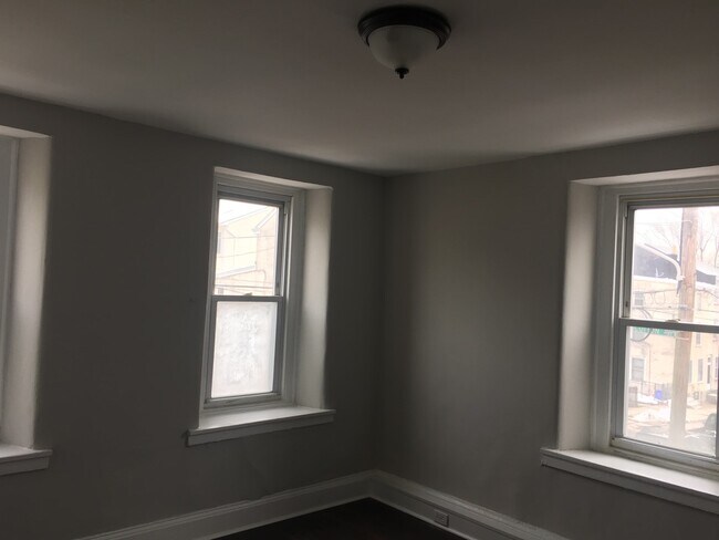 Building Photo - 4316 Dexter St