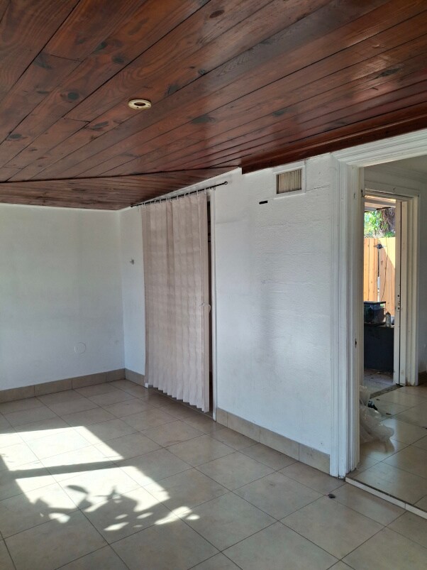 Building Photo - 4730 68th Ln N