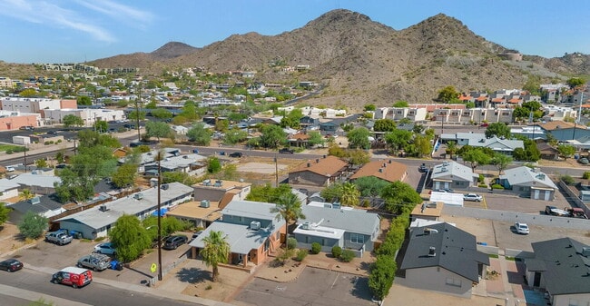 Building Photo - UPDATED PHOENIX RENTAL – 3 BED, 2 BATH NEA...