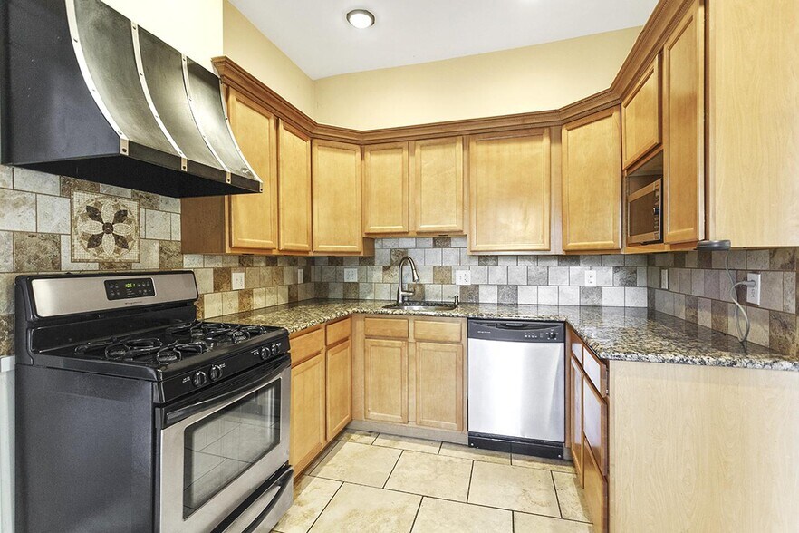 Building Photo - Charming Five Points home with outdoor oasis on corner lot