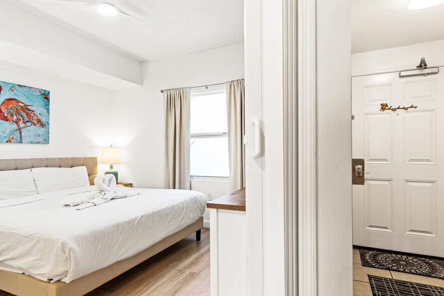 Building Photo - 5115 Gulf Dr