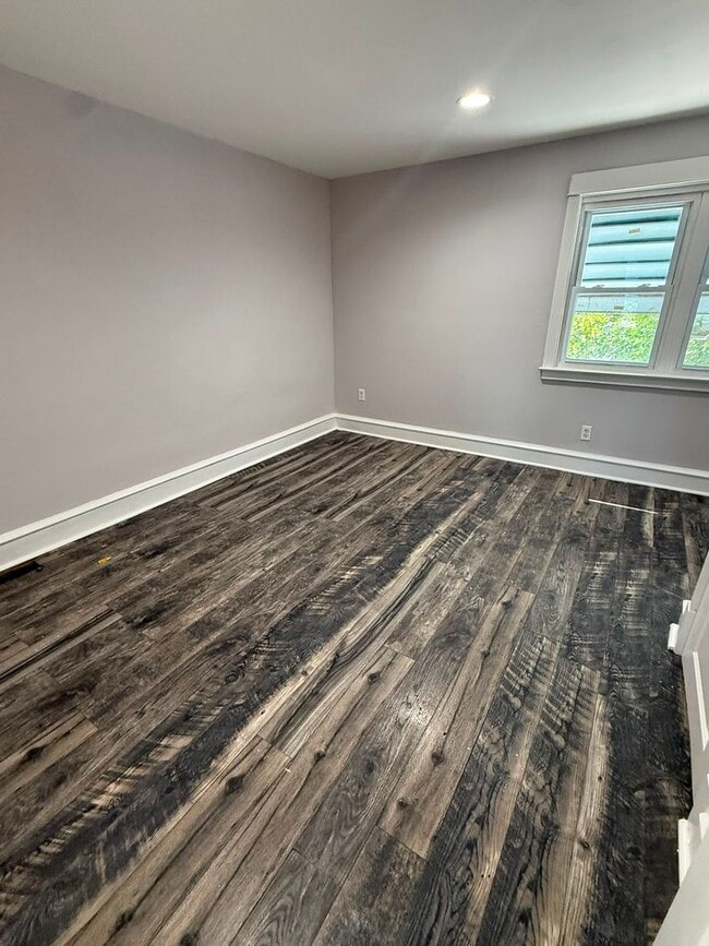 Building Photo - Spacious 2BR Home with Finished Basement  Central Air  $1,600/month