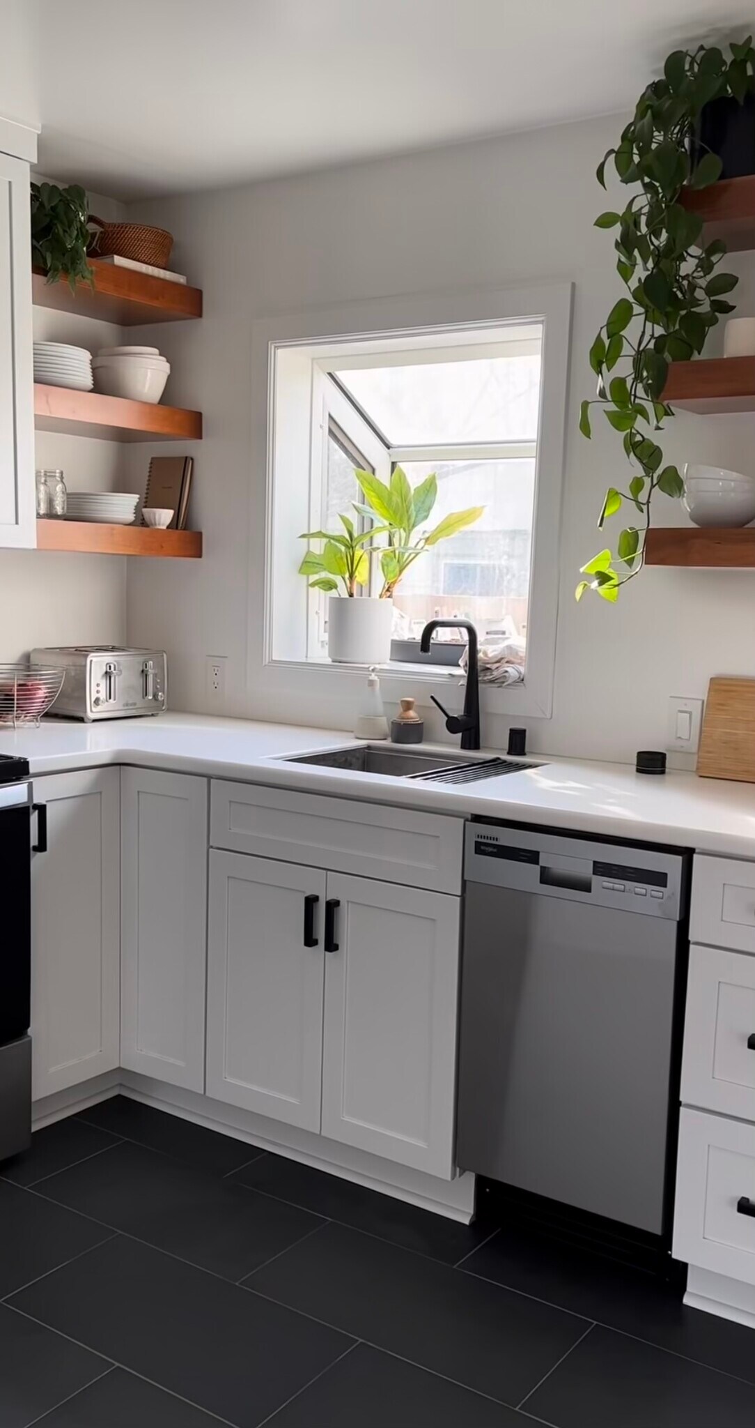 Building Photo - 4218 Saint Clair St