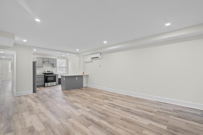 Building Photo - 2539 St Paul St