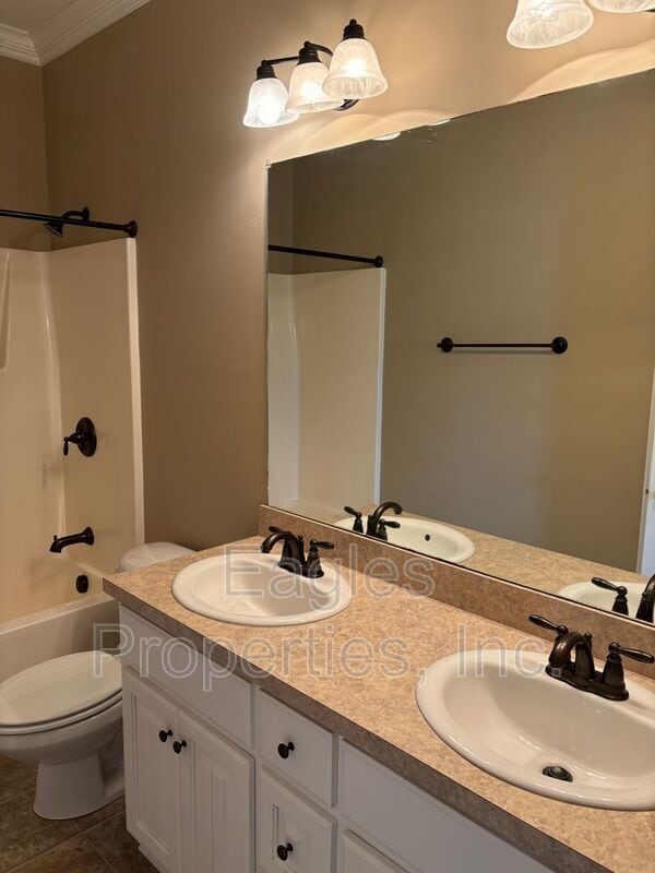 Building Photo - 200 Stillwater Creek Dr
