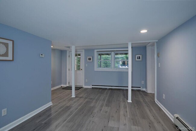 Building Photo - 116 Schoolhouse Ln