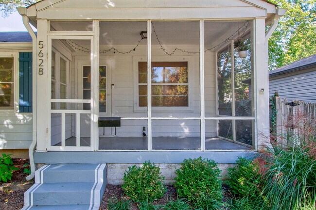 Building Photo - 5628 Norwaldo Ave