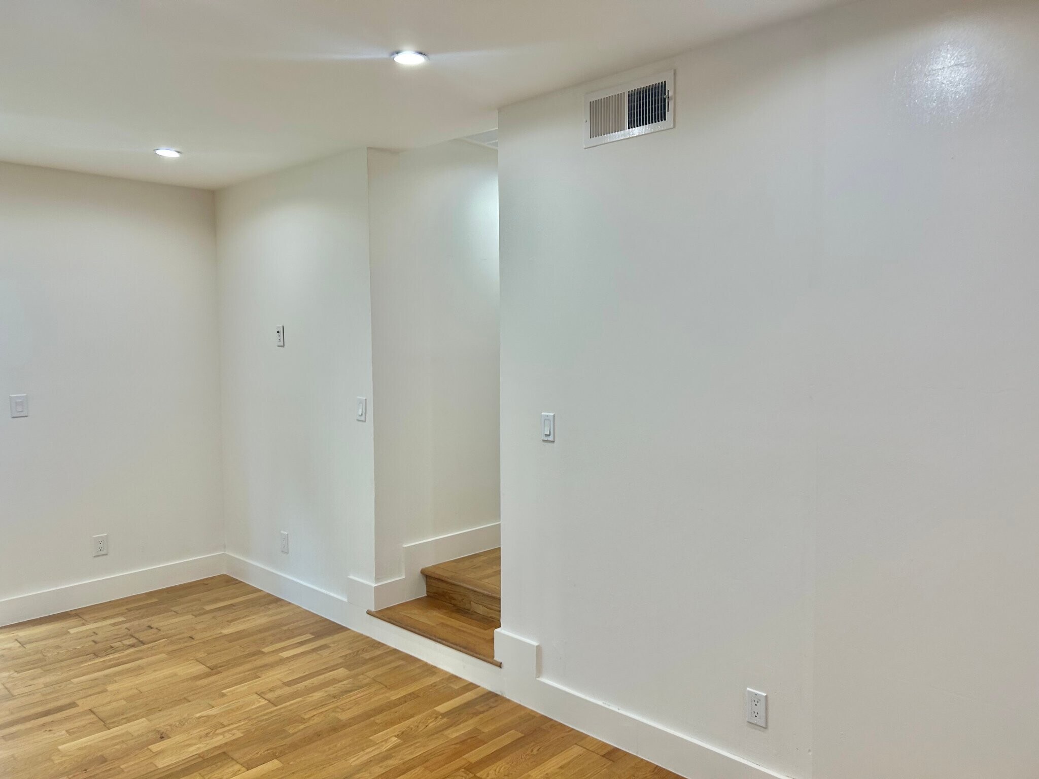 Building Photo - 1381 Revere Ave