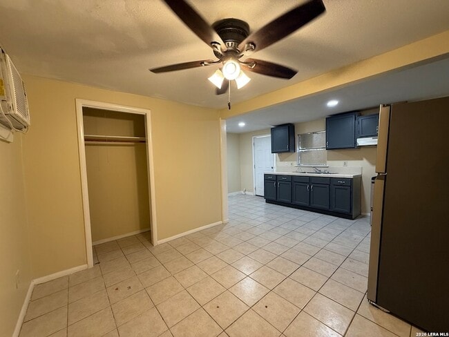 Building Photo - 258 Cliffwood Dr