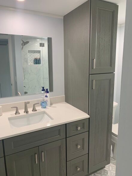 new main bathroom - 21 Colonial Club Dr