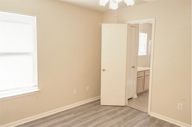 Building Photo - 5530 Violet Path Ln