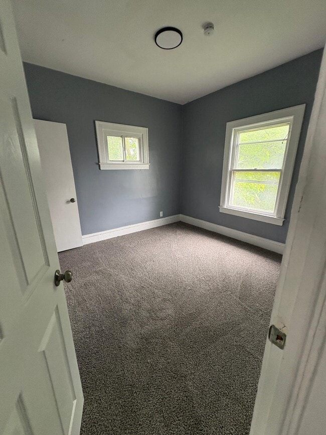 Building Photo - 3252 E 118
