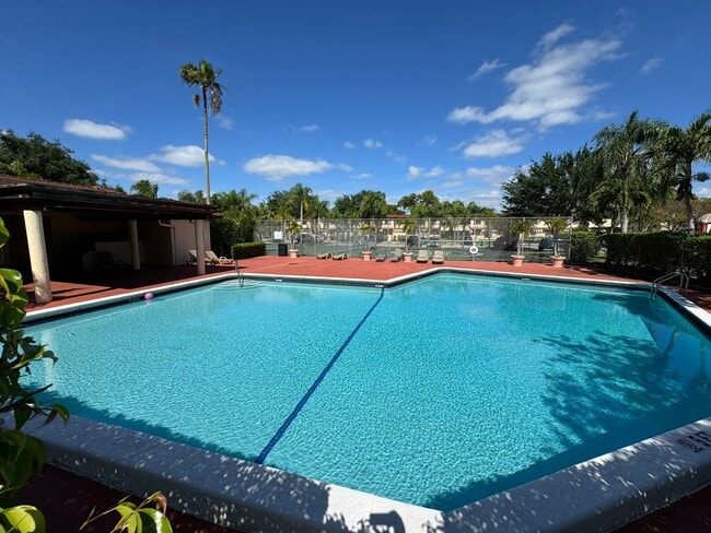 Building Photo - 8819 Springtree Lakes Dr